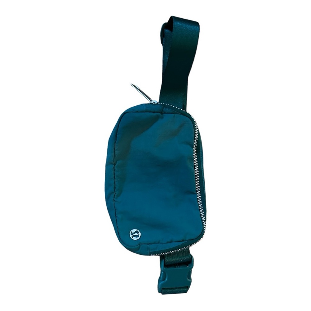 Green Lululemon belt bag